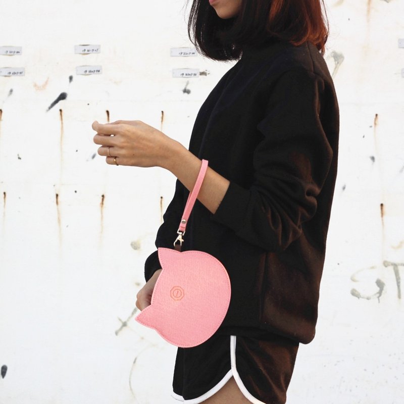 羊毛毡猫咪随身包Portable package/附手腕带-Pink cat 粉红猫 - 化妆包/杂物包 - 羊毛 粉红色