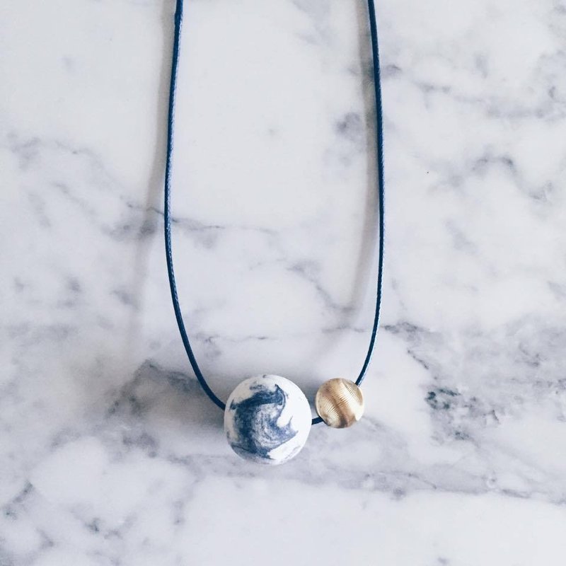 水墨轻黏土长项链配金色珠子●Ink Style Necklace●Dye Spheroid Collection - 项链 - 粘土 蓝色