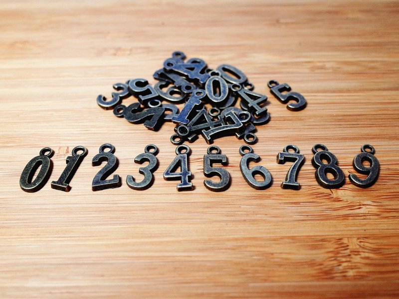 加购 - 0~9 数字小坠饰 - 其他 - 其他金属 卡其色