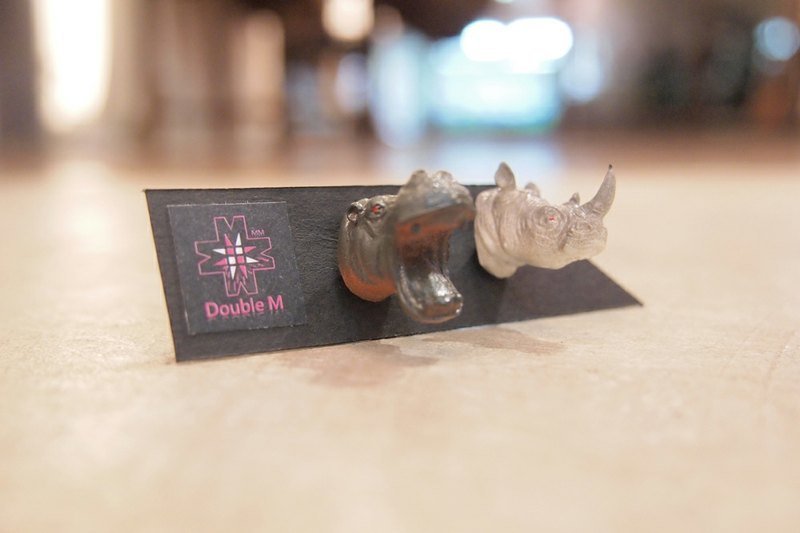 台湾原创 Double M 魔幻动物头耳环-河马犀牛篇 - 耳环/耳夹 - 硅胶 灰色