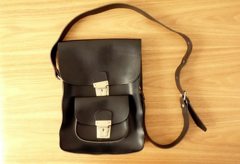 墨黑皮质直式书包 - 侧背包/斜挎包 - 真皮 黑色