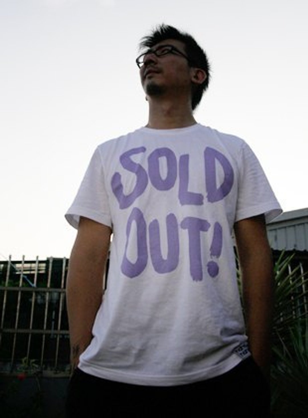 | SOLD OUT (紫罗兰) | - 女装 T 恤 - 棉 白色