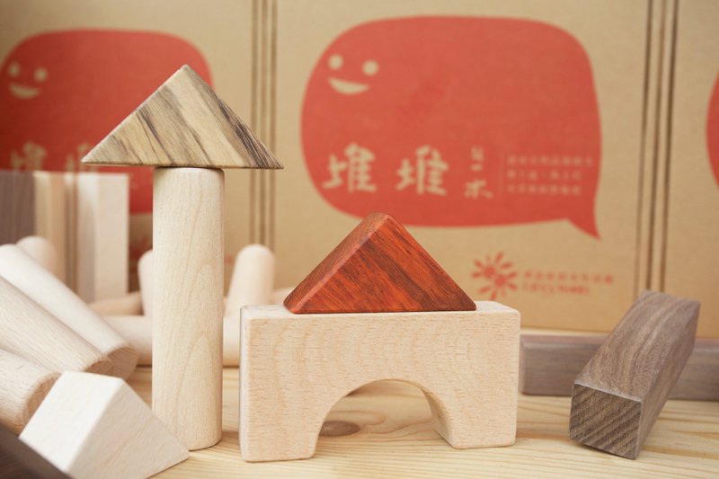 堆堆积木：无漆原木积木 - 满月礼盒 - 木头 多色