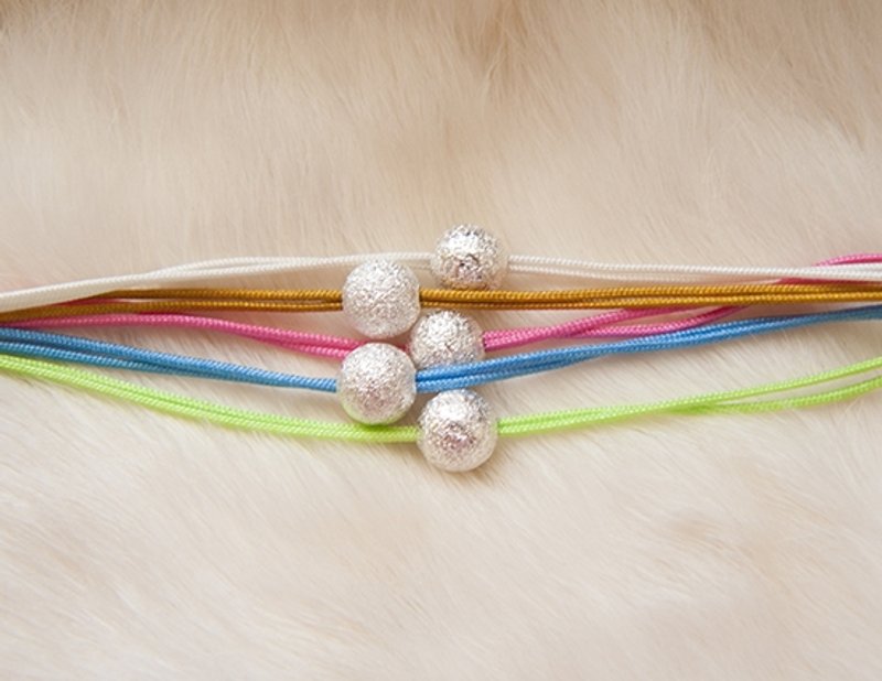 藏银五色幸运绳手练(纯手工编制.礼物.饰品.藏银.珠宝线.五色.彩色.活泼.清新.缤纷) - 手链/手环 - 其他材质 多色