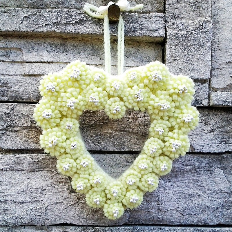 MFP情人节满满的心意黄色心型手工毛毡花朵小花圈吊饰 - 墙贴/壁贴 - 其他材质 黄色