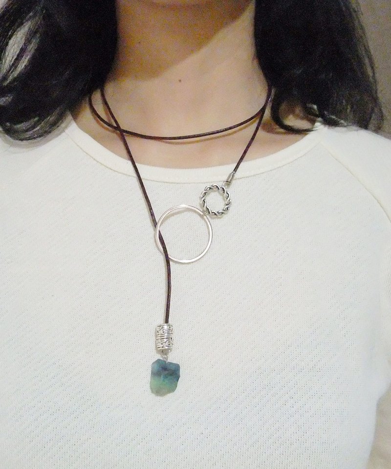 ●Neat-O●牛皮绳天然萤石项链 - 项链 - 真皮 咖啡色