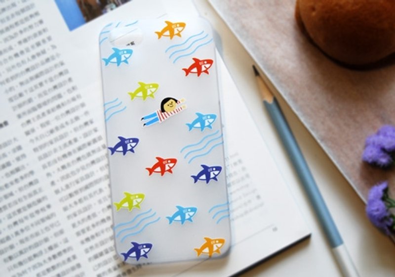 声援护鲨行动 | Ni Hao Im FiFi 护鲨系列 Apple 5/5s 保护壳 iCare:Shark Safe | 学习相处透明款 - 手机壳/手机套 - 塑料 蓝色