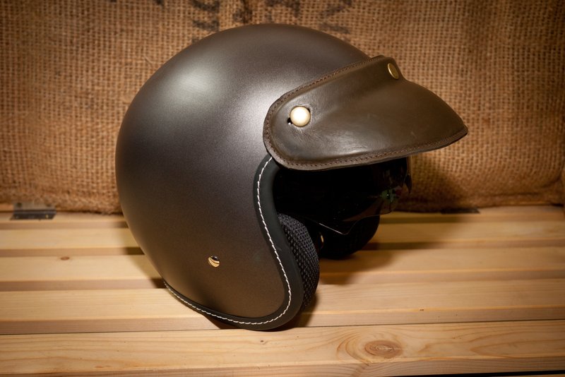 Dreamstation 皮革鞄研所，手工真皮安全帽帽檐。 - 其他 - 真皮 咖啡色