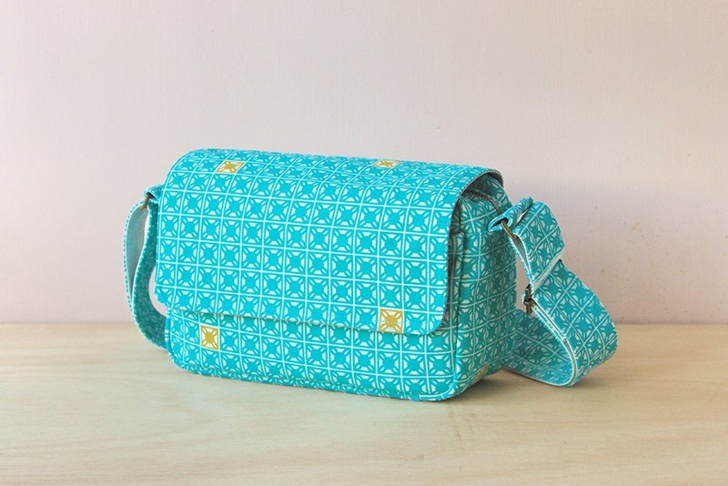 铺棉侧背相机包/蓝 - 相机包/相机袋 - 其他材质 蓝色