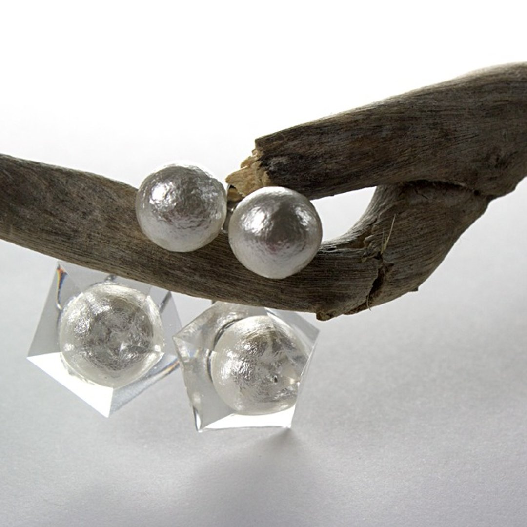 Pentagon Lantern Earrings (Pearl Pearl 3) - 耳环/耳夹 - 其他材质 白色