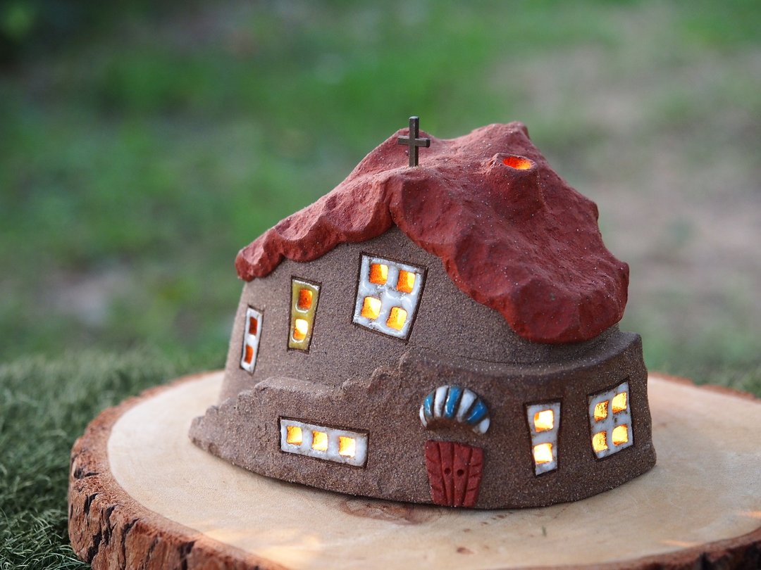 【灯屋 Lighted House】陶手作-可爱的家Ceramic Lighted House - 灯具/灯饰 - 其他材质 红色