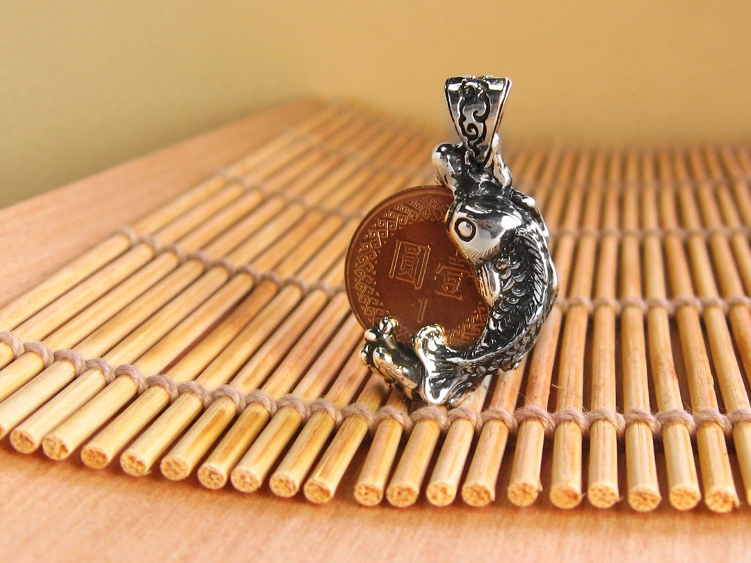 银元钱夹 有余 鱼银元 台湾纪念品 纯银坠子(不含链) - 项链 - 纯银 银色