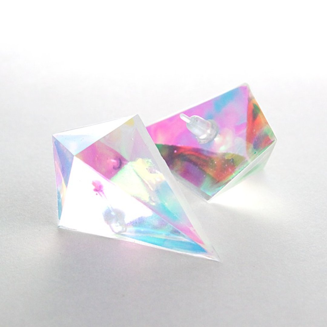 Acute angle pyramid earrings (rainbow) - 耳环/耳夹 - 其他材质 多色