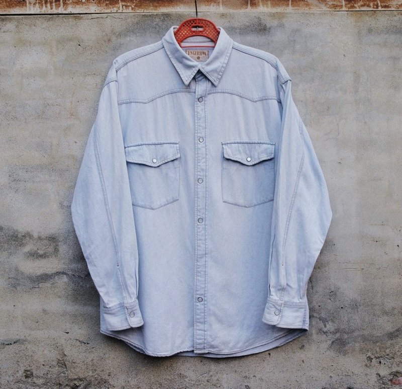 双盖口袋洗白牛仔衬衫 -脱臼古着- - 女装衬衫 - 其他材质 蓝色