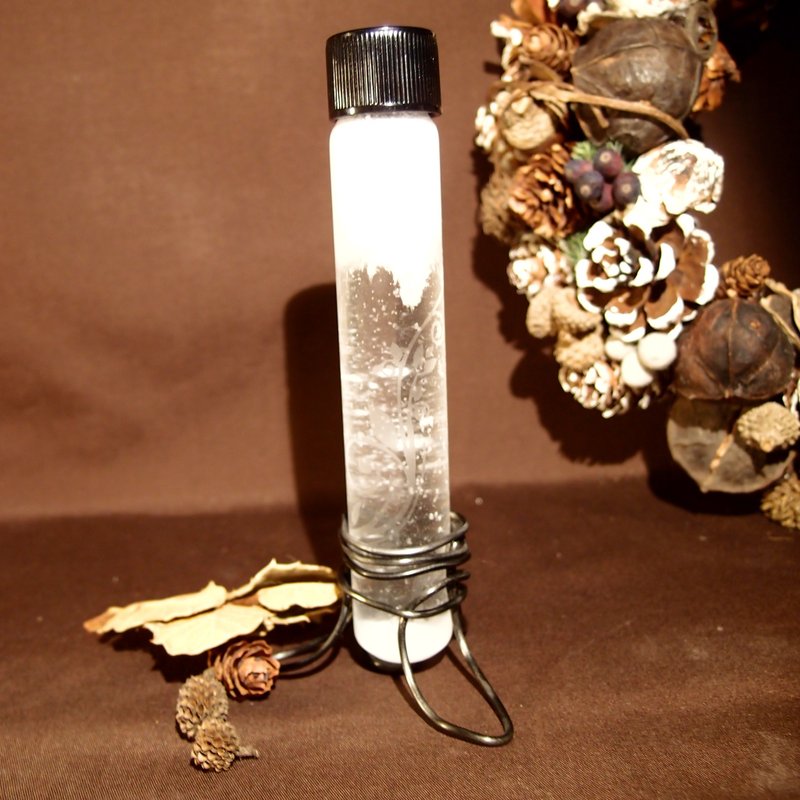 手工雕刻【试管天气瓶】附铝线座-‘交换礼物定制姓名 祝福的话’(刻制订作) - 摆饰 - 玻璃 白色