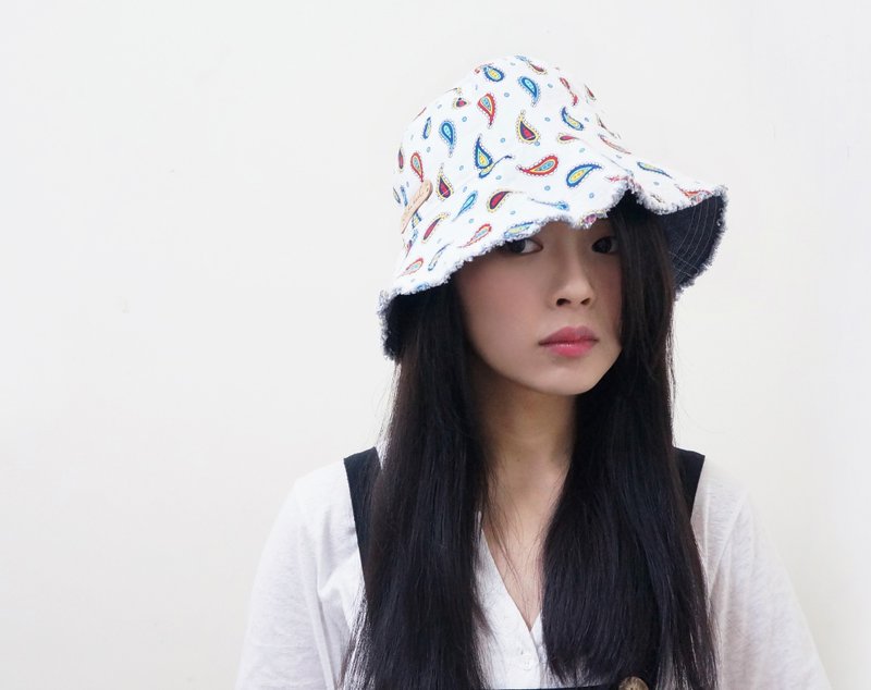 善变的双面渔夫帽 | 彩色变形虫纹 - 帽子 - 棉．麻 白色