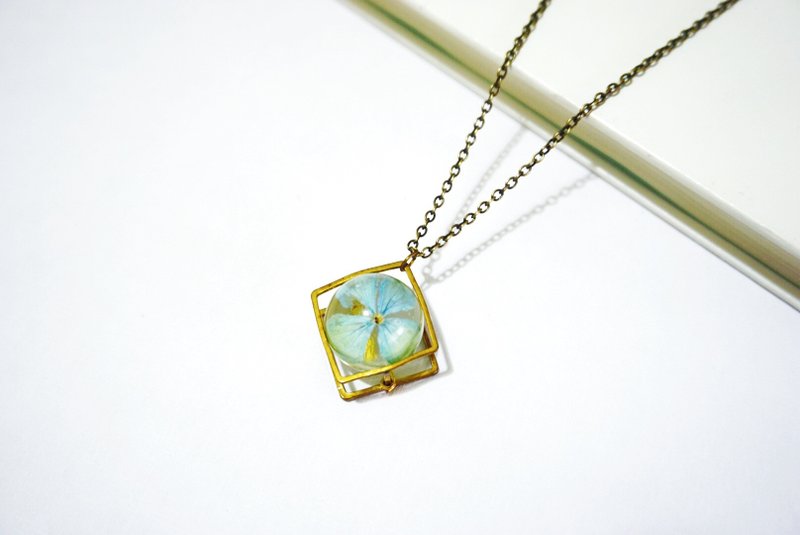 Dreamy Marble Necklace// 浅蓝绣球铜饰项链 - 项链 - 其他金属 