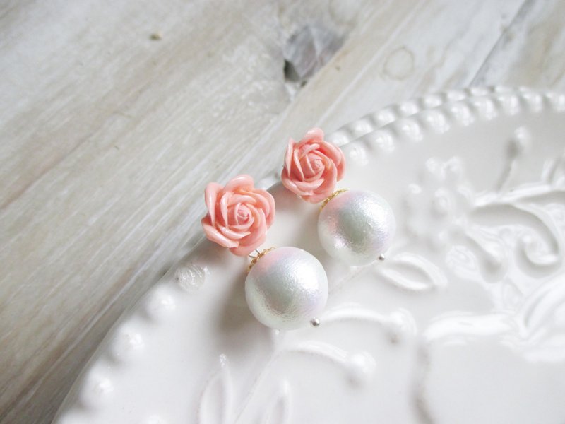 【简约少女】．手工玫瑰 X 棉花珍珠．抗过不绣钢耳针．耳钉{ 针式 / 夹式 } - 耳环/耳夹 - 棉．麻 粉红色