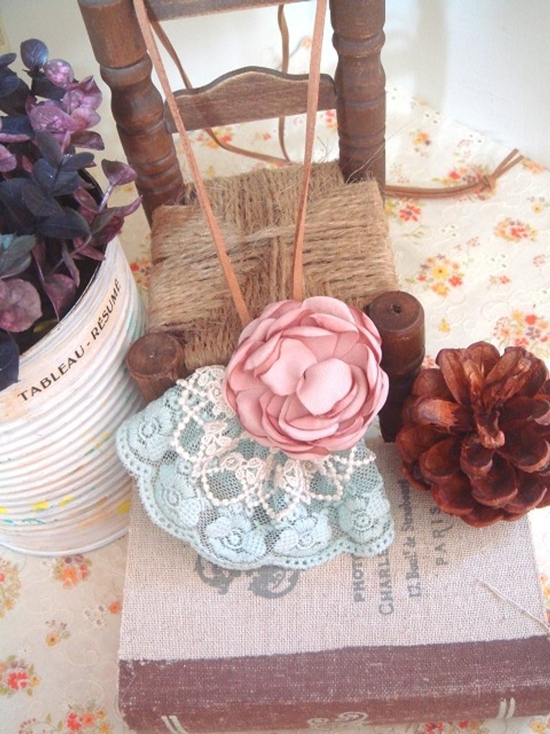 Garohands 不规则卷边布茶花蕾丝舞裙手感长链 A445 礼物 森林系 - 项链 - 其他材质 多色