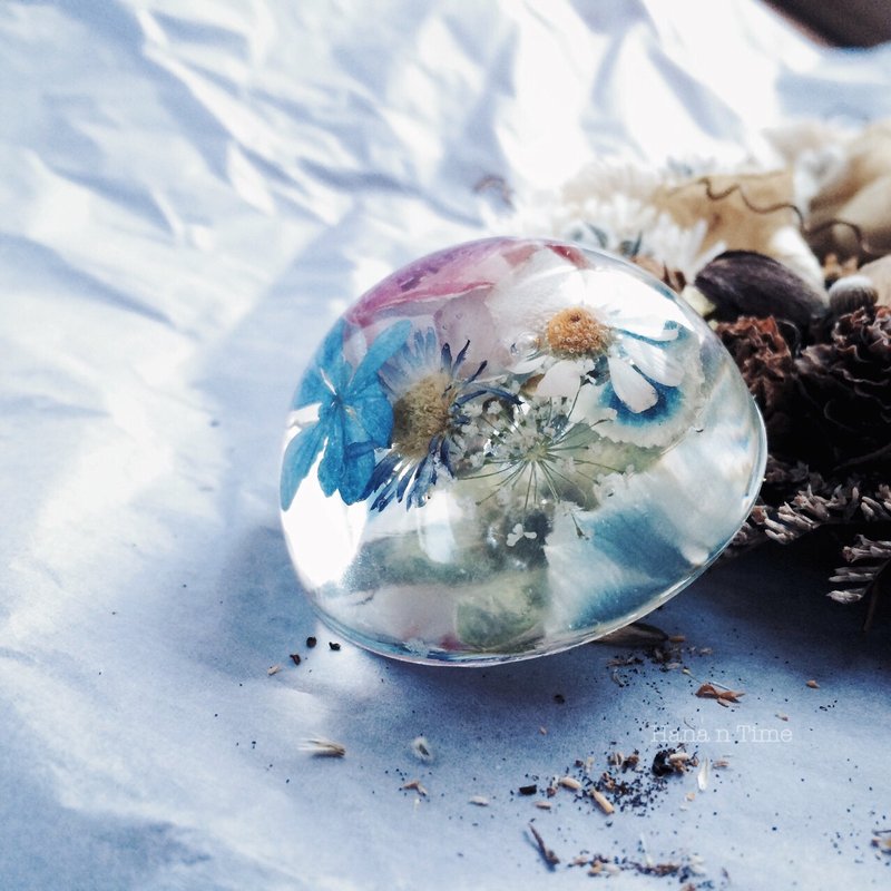 【立体花摆设系列】真花/立体干燥花/半球纸镇/桌上摆设/全人手制作/ - 摆饰 - 其他材质 