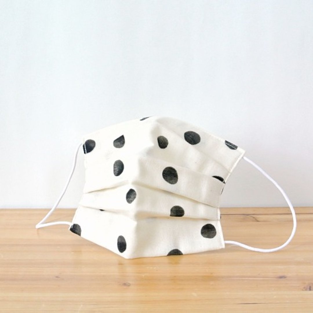 可洗涤、舒适且可爱的手工立体口罩 Dot White 环保 手工制作纯棉 | TEMARIYA - 口罩 - 棉 白色