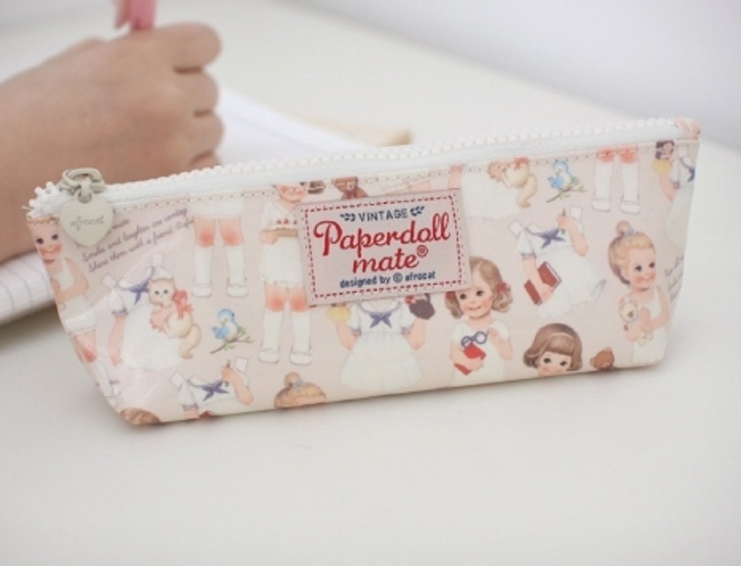韩国【Afrocat】Oilcloth pouch_P〈Beige Pattern〉复古 纸娃娃 长型笔袋 化妆 铅笔盒 文具 收纳 - 铅笔/自动铅笔 - 真皮 卡其色