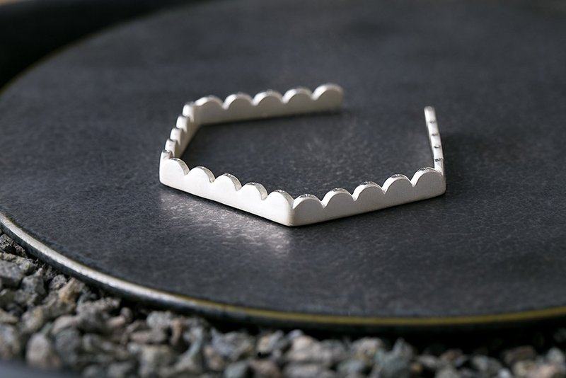 Misstache 胡子小姐 纯银手环 Silver Bangle Adjustable - 手链/手环 - 纯银 银色