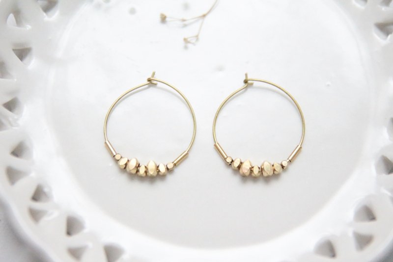 跳跃金光／金色／大耳环 - 耳环/耳夹 - 其他金属 金色