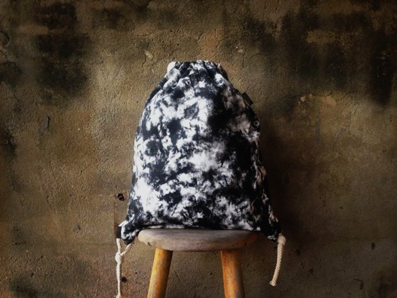 【少量限定款－束口包/后背包/束口袋－深度黑泼墨渲染】 - 束口袋双肩包 - 其他材质 