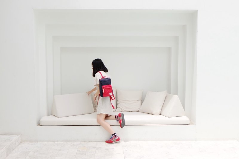 今天一起去郊游:: Katji 水桶包 - 黑红色 - 后背包/双肩包 - 其他材质 红色