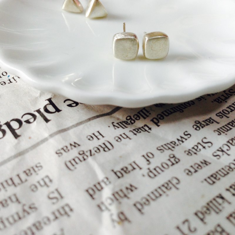 几何方形 / 三角形纯银耳环 - 耳环/耳夹 - 纯银 灰色