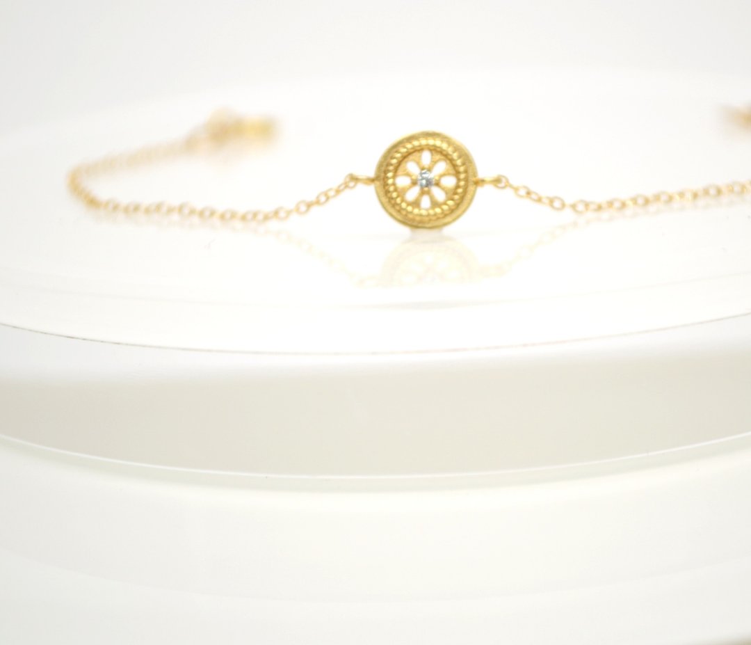 Bracelet 14kgf Flower Round Bracelet - 手链/手环 - 其他金属 金色