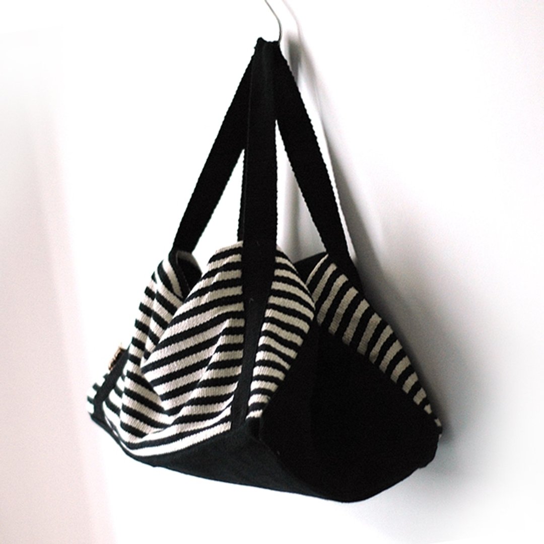 纯棉手织包-great bags for light travel-黑白条纹 - 侧背包/斜挎包 - 棉 黑色