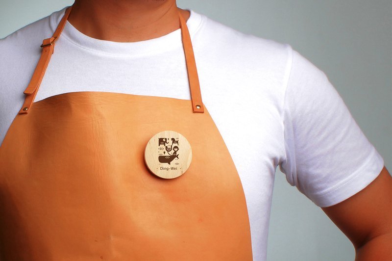 木制胸章-刻图案+刻名字 - 胸针 - 木头 卡其色