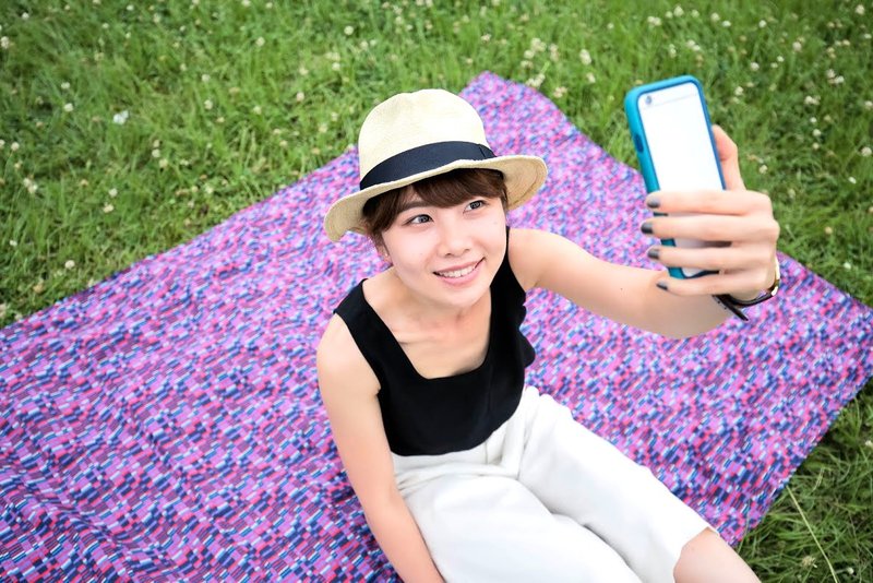 旅人。野餐 // 加大尺寸4-6人，模仿游戏露营野餐垫 桌垫（附收纳袋） - 野餐垫 - 防水材质 紫色