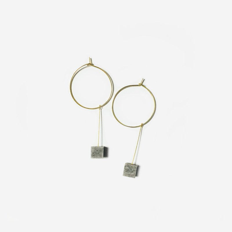metooworkshop 灰色大理石纹理几何立方体极简耳环 - 耳环/耳夹 - 粘土 灰色