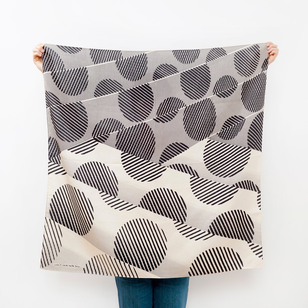 Link Dots Furoshiki 日本风吕敷 - Black - 侧背包/斜挎包 - 棉 黑色