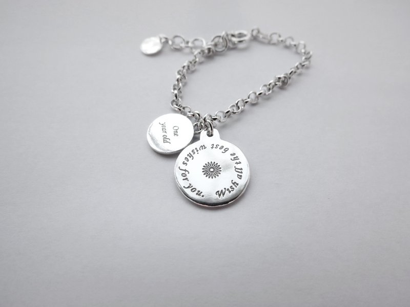 【专属订制商品】----小朋友周岁礼 大小圆片手链 银饰 C%手工饰品 定制化 交换礼物 - 围嘴/口水巾 - 其他金属 灰色