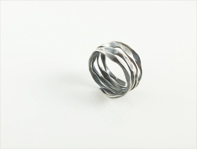 锻敲系列Forging collection 纯银戒指FGR002 台湾设计师手工银饰 - 戒指 - 纯银 灰色