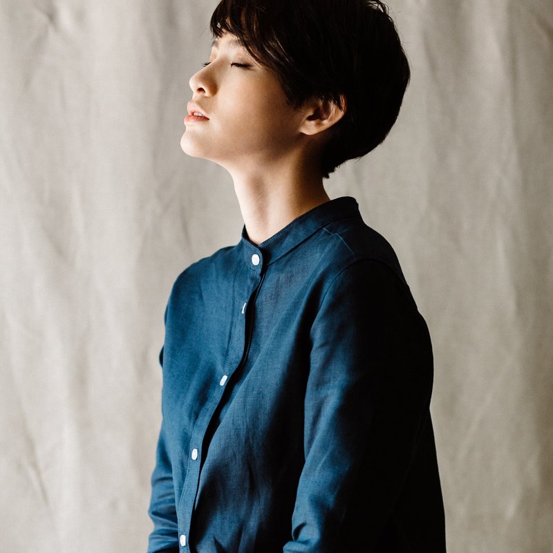 Mandarin collar dress shirt in Navy - 洋装/连衣裙 - 其他材质 蓝色