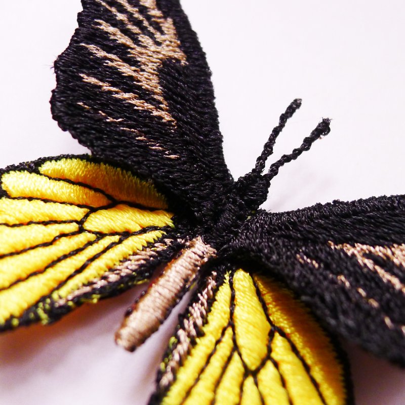 ［织林］刺绣蝴蝶。珠光凤蝶 Magellan Birdwing Butterfly 中型 / 别针 - 胸针 - 绣线 黄色
