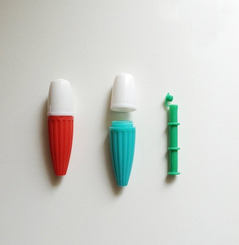 Vintage/复古老物随身携带的针线胶囊 (红色)  diy 手工 - 铅笔盒/笔袋 - 塑料 红色