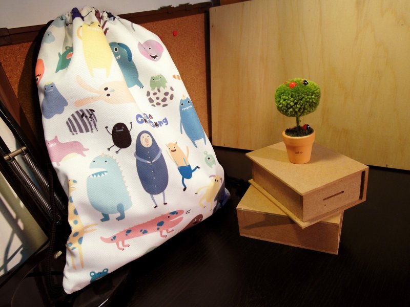 束口后背包【怪兽俱乐部 ─毛丛丛】 - 束口袋双肩包 - 其他材质 白色