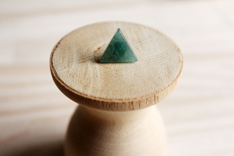 东凌玉小山系列单耳环。Mountain Earring - 耳环/耳夹 - 宝石 绿色