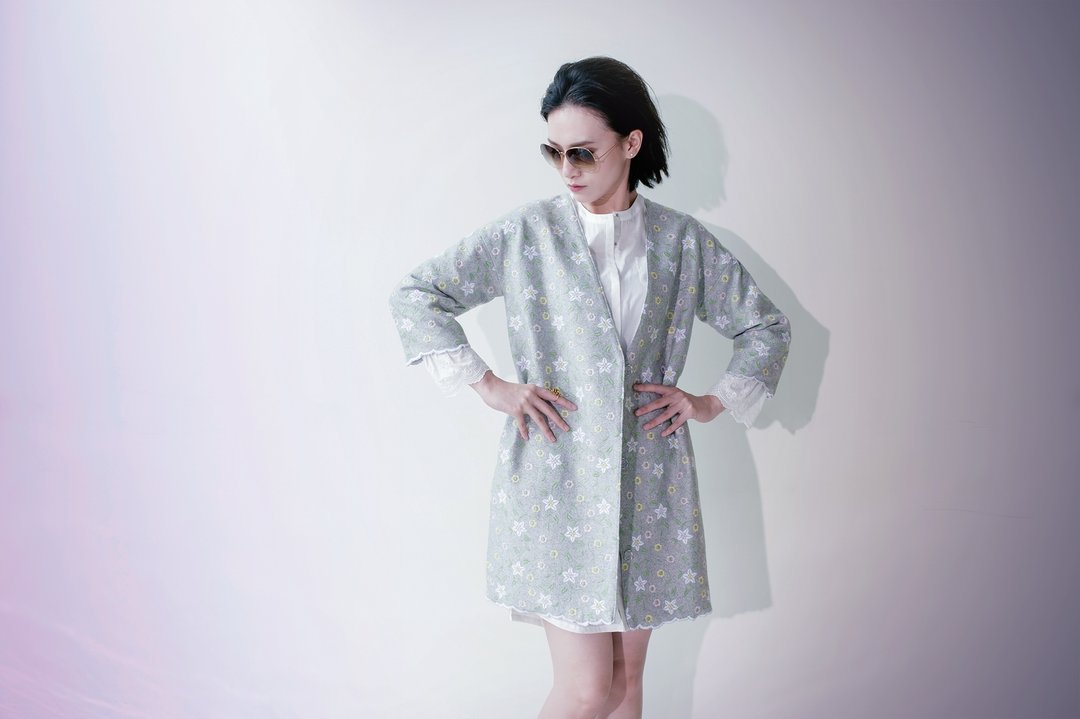 Jacqueline刺绣无领外套 - 女装休闲/机能外套 - 其他材质 灰色