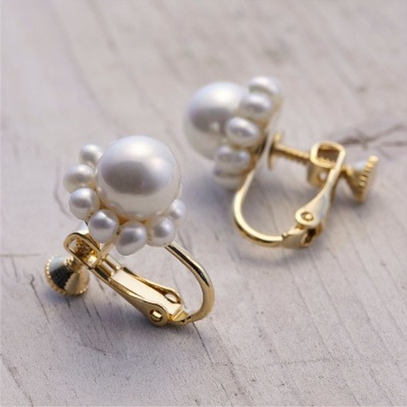 EARRINGS & CLIP-ON / 14kgf & Shell Pearl / DollPr02 - 耳环/耳夹 - 其他金属 白色