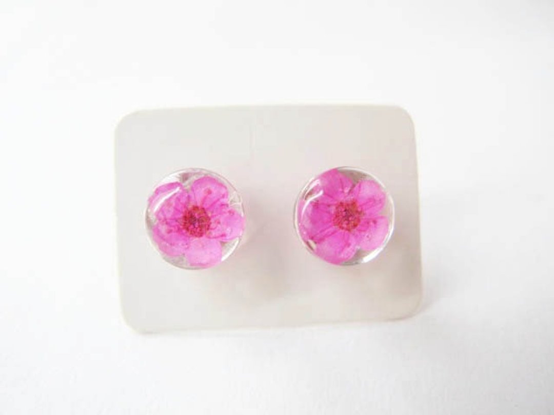 ＊Rosy Garden＊桃红色小梅花干花耳环 - 耳环/耳夹 - 其他材质 粉红色