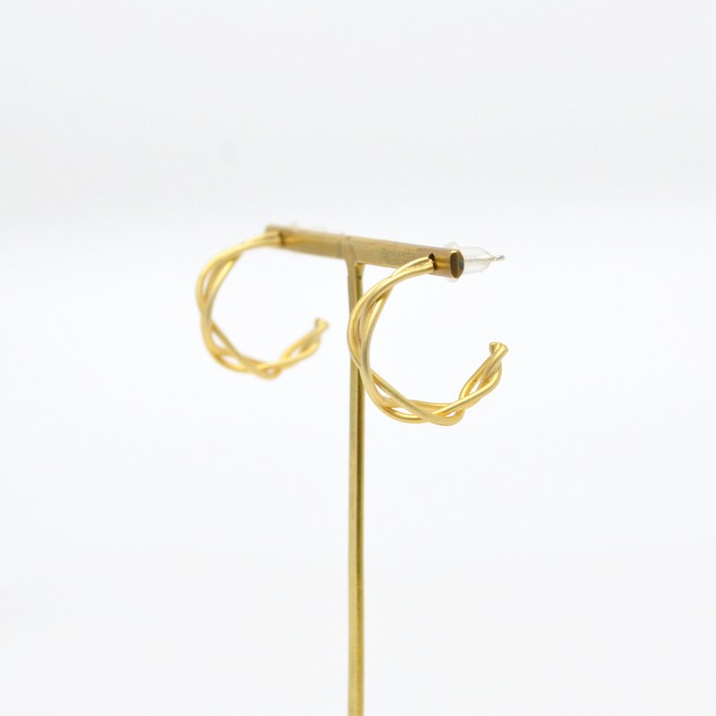 耳环／金色缠绕环形耳环 - 耳环/耳夹 - 其他金属 金色