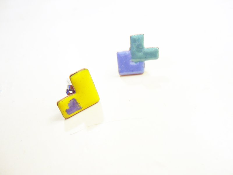 Simple Love Earrings 简单爱造型珐琅耳环(黄绿) - 耳环/耳夹 - 其他金属 黄色