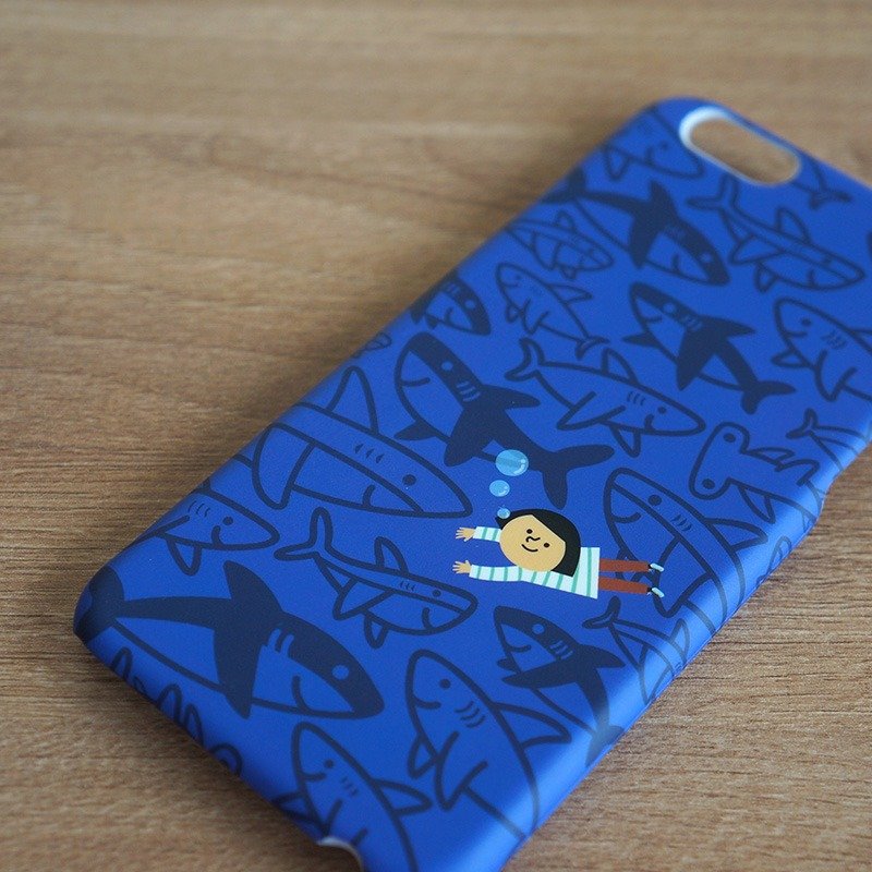 Ni Hao Im FiFi 护鲨系列iPhone 6/6s 保护壳 iCare:Shark Safe | 和平共存深海蓝 - 手机壳/手机套 - 塑料 蓝色
